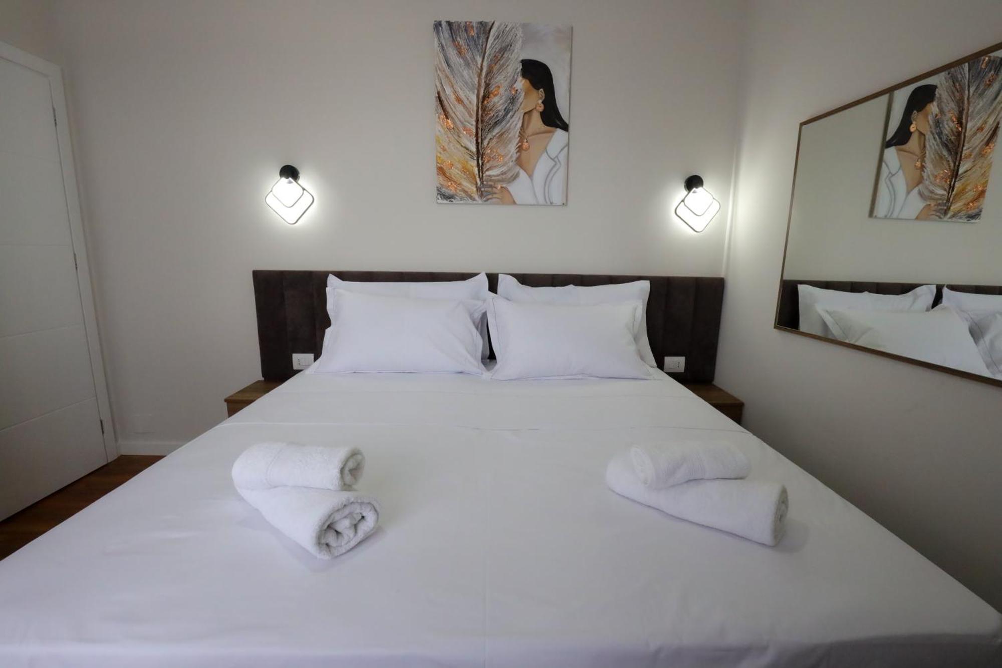 Elona'S Rooms Krujë Buitenkant foto