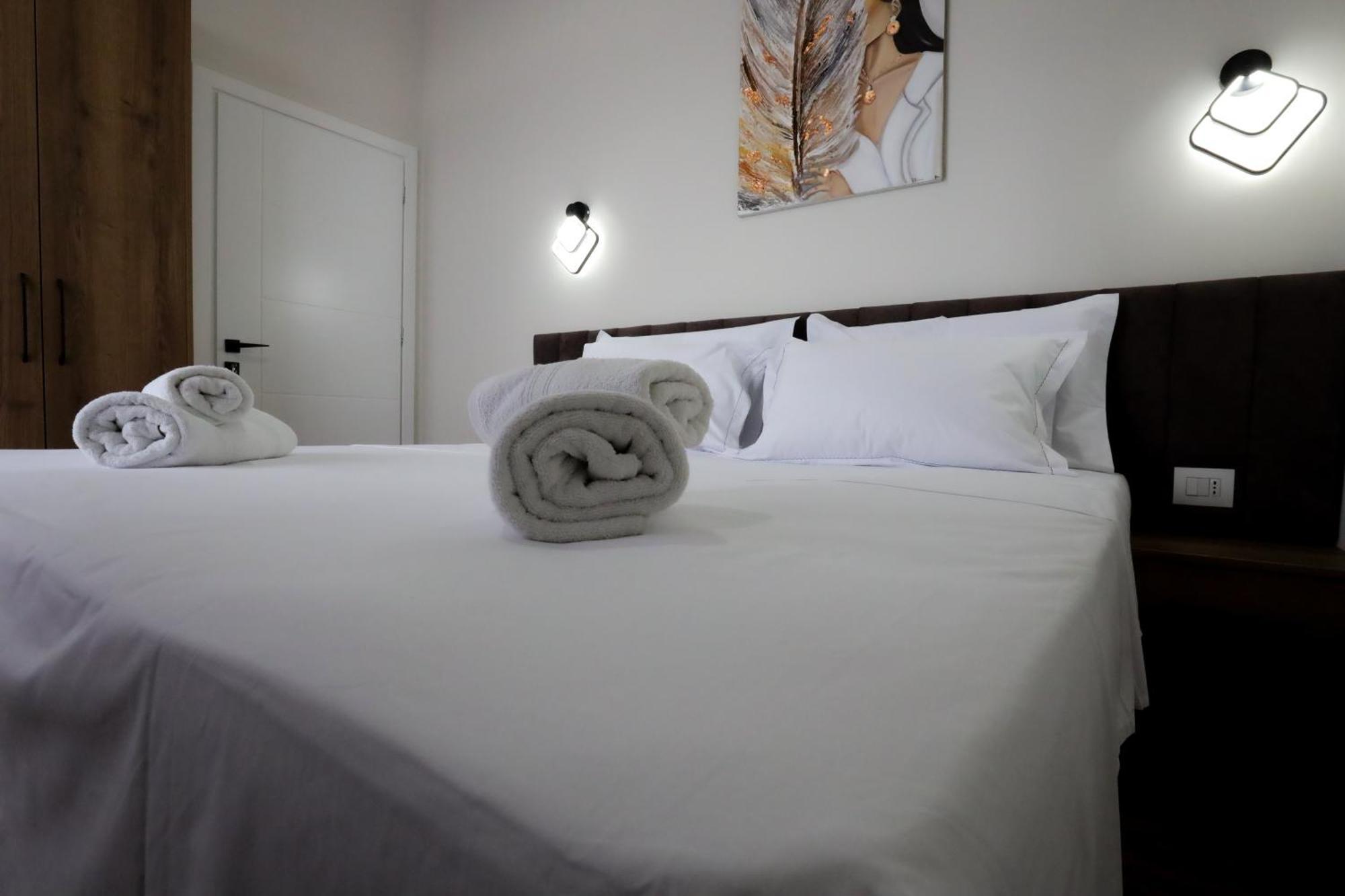 Elona'S Rooms Krujë Buitenkant foto