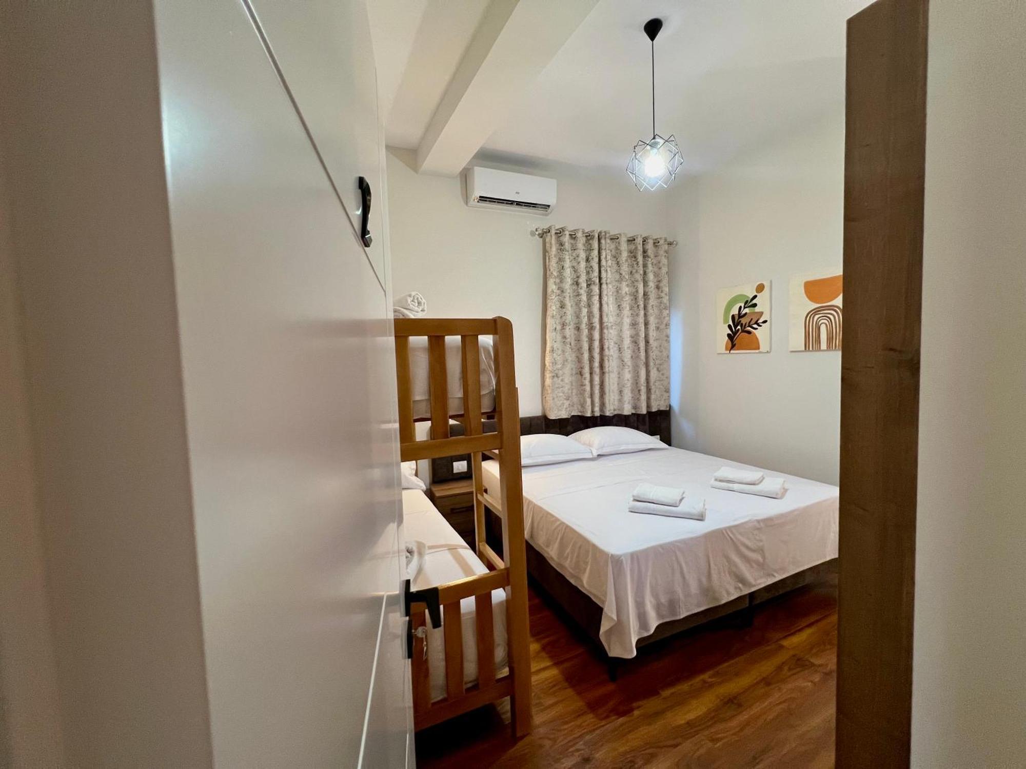 Elona'S Rooms Krujë Buitenkant foto