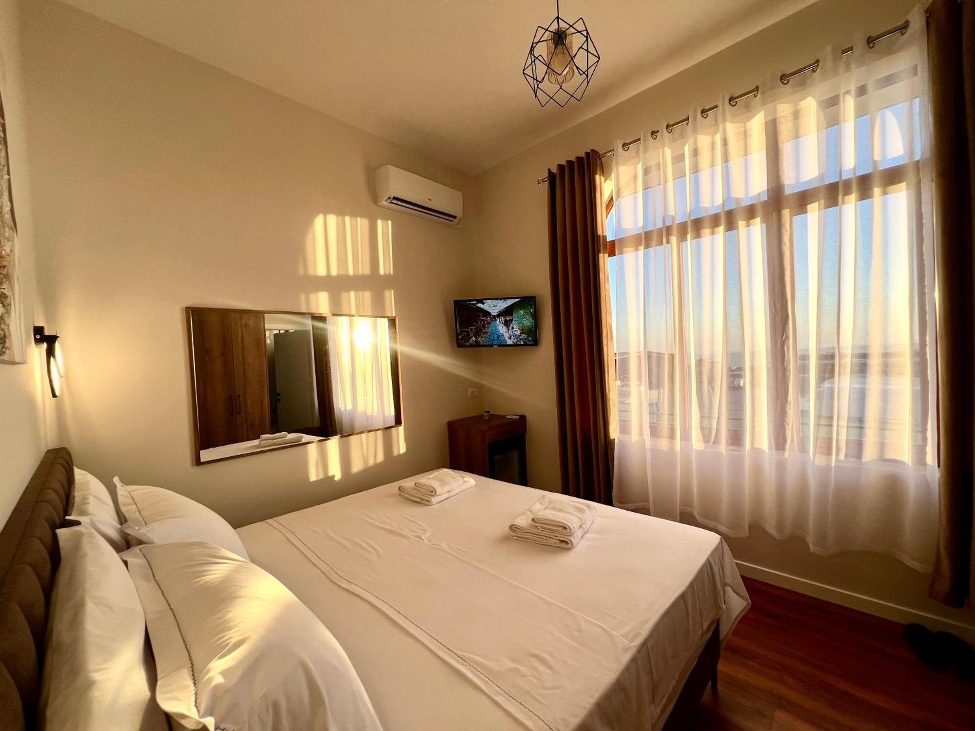 Elona'S Rooms Krujë Buitenkant foto